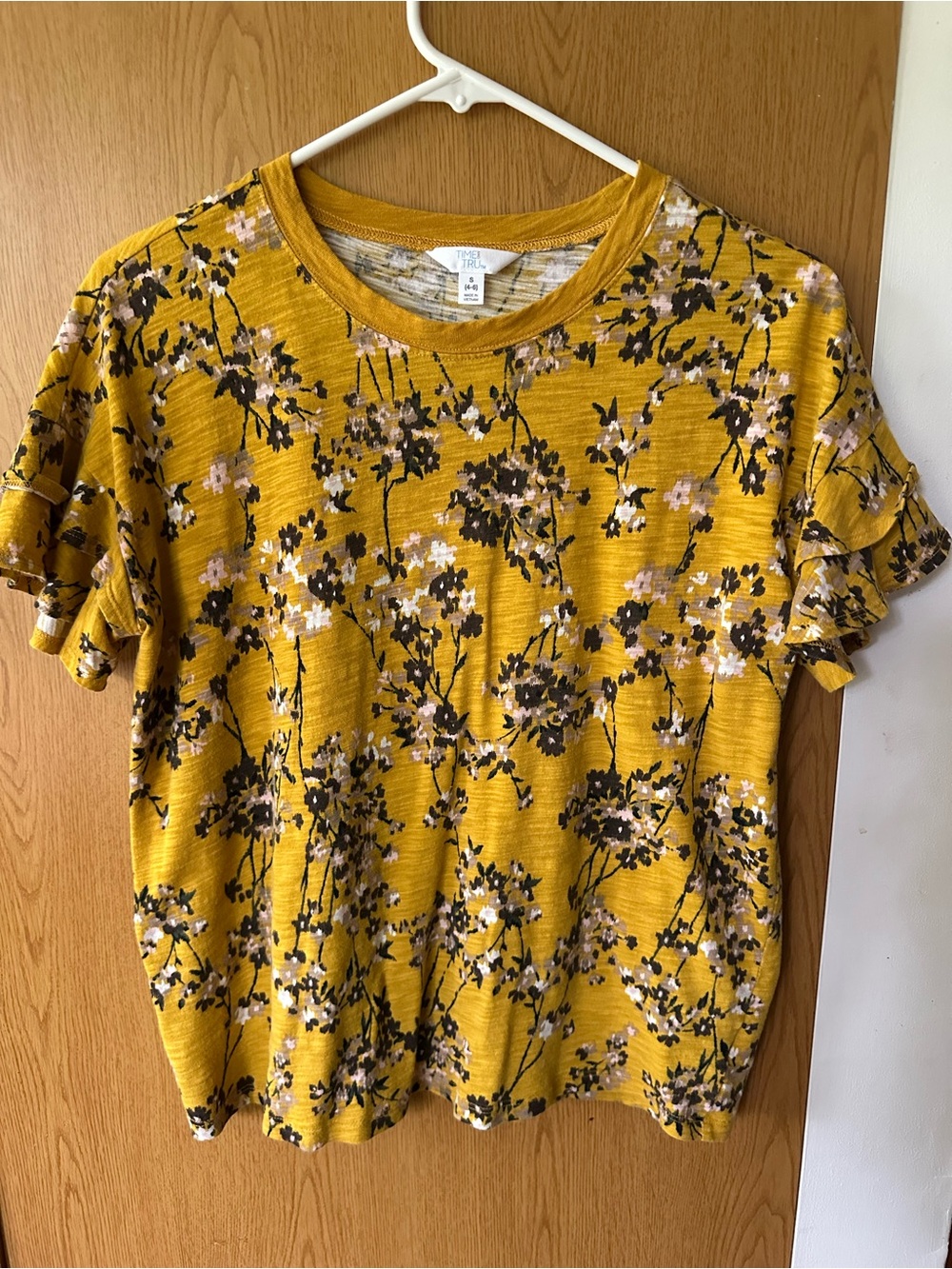 Time and Tru Mustard Yellow Floral Ruffle Sleeve Tee